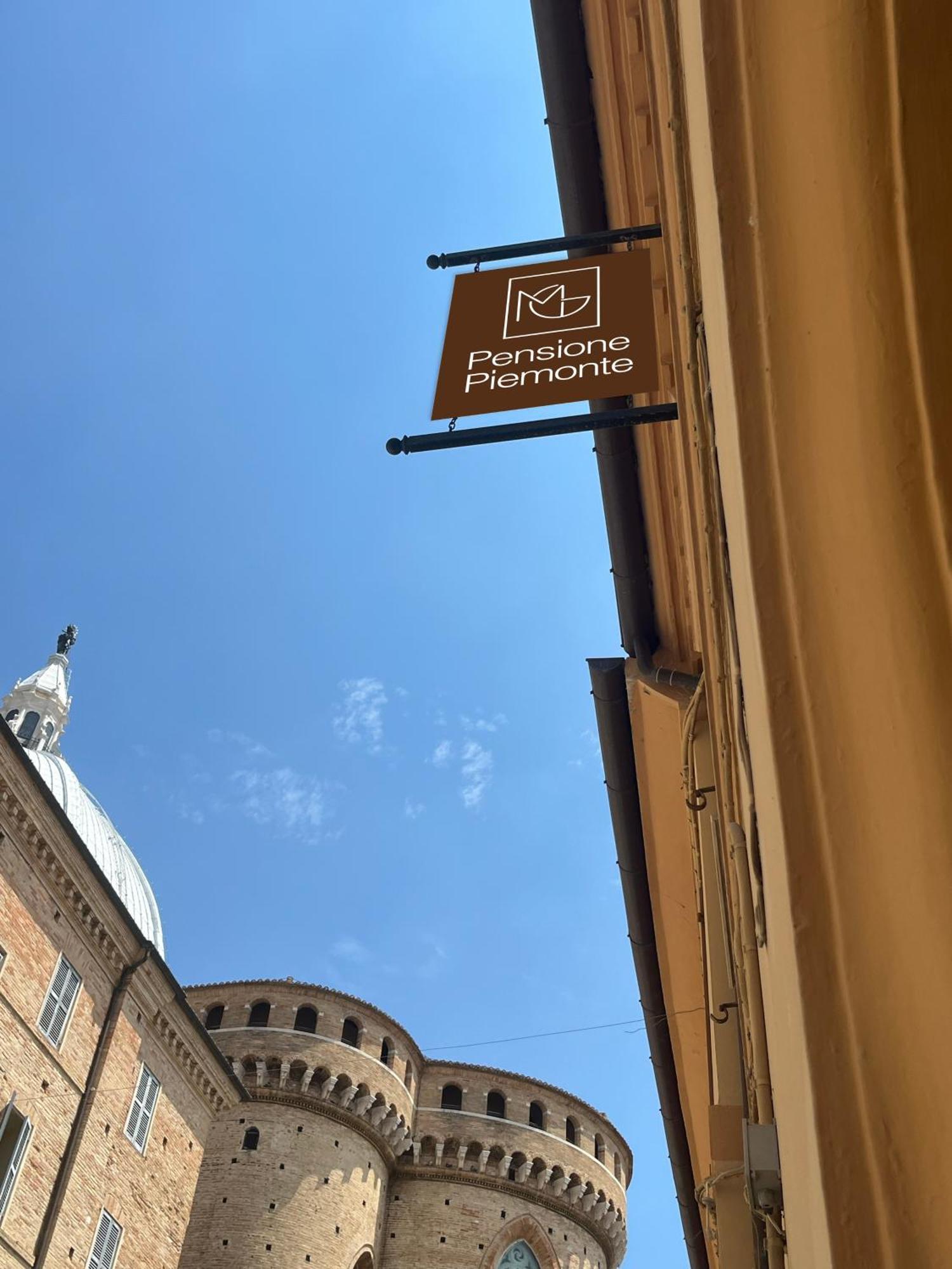 Pensione Piemonte 洛雷托 外观 照片